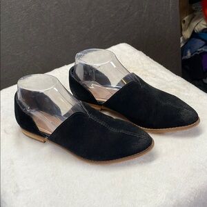 Frye Black Slip-On‎ Loafers with Minimalist Design
